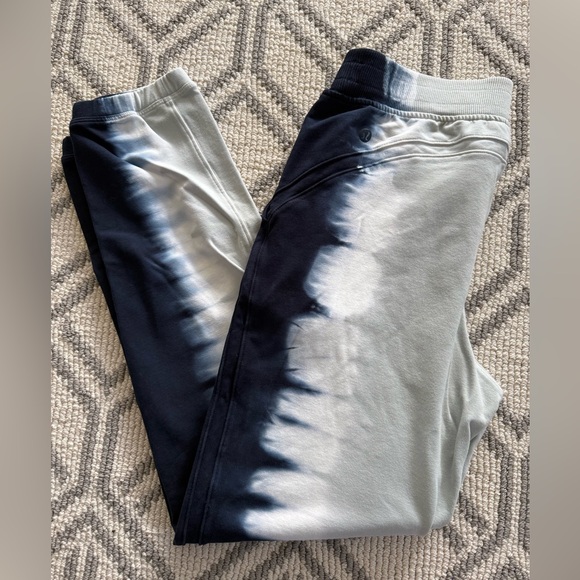 Lululemon Women's LA Extreme Low Rise Jogger - Picture 3 of 10